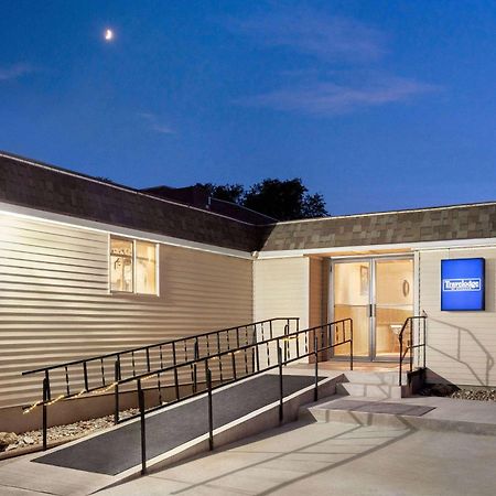 Travelodge By Wyndham Edgemont Exterior photo